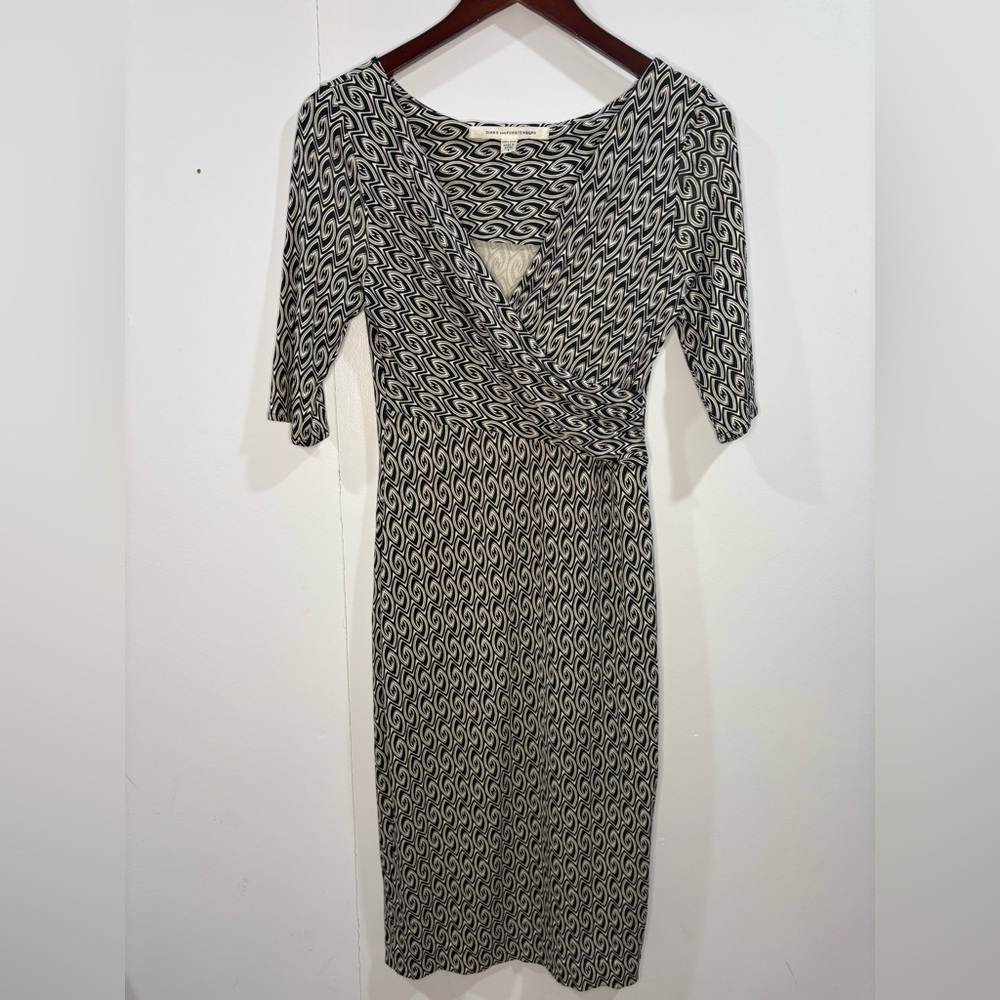 Women's Diane von Furstenberg 100% Silk Dress Size 6